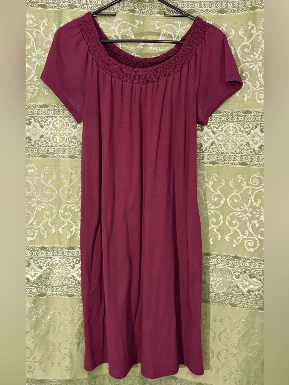 Women's Short-Sleeve Scoop Neck Dress in Plum